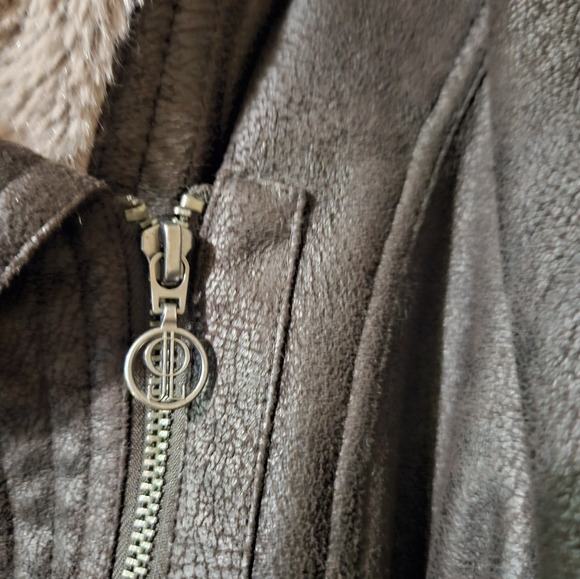 🔥Chocolate brown Faux Suede/Fur Cropped Jacket - Picture 5 of 6